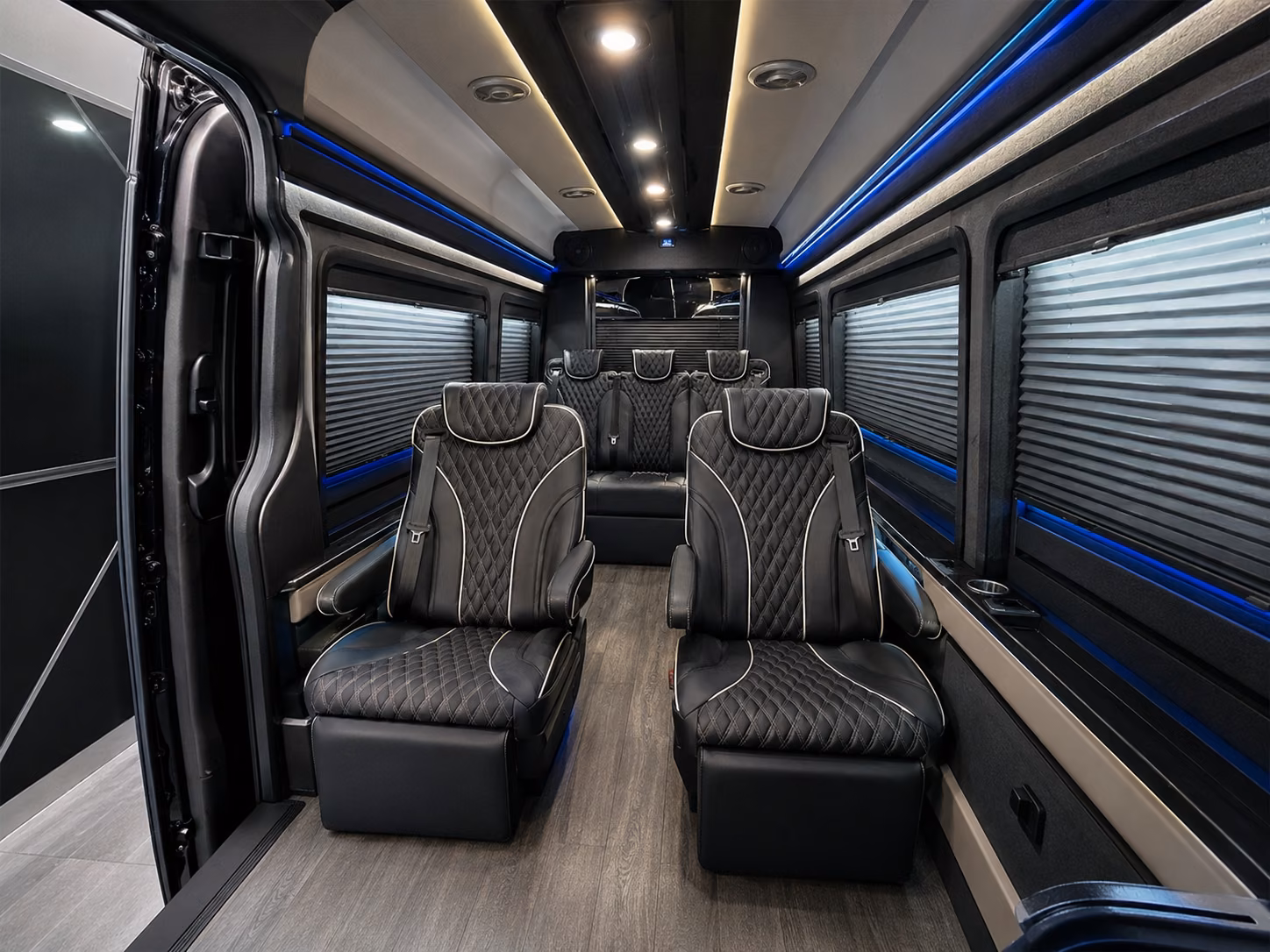 airport shuttle buses to and from bishop international airport fnt in flint