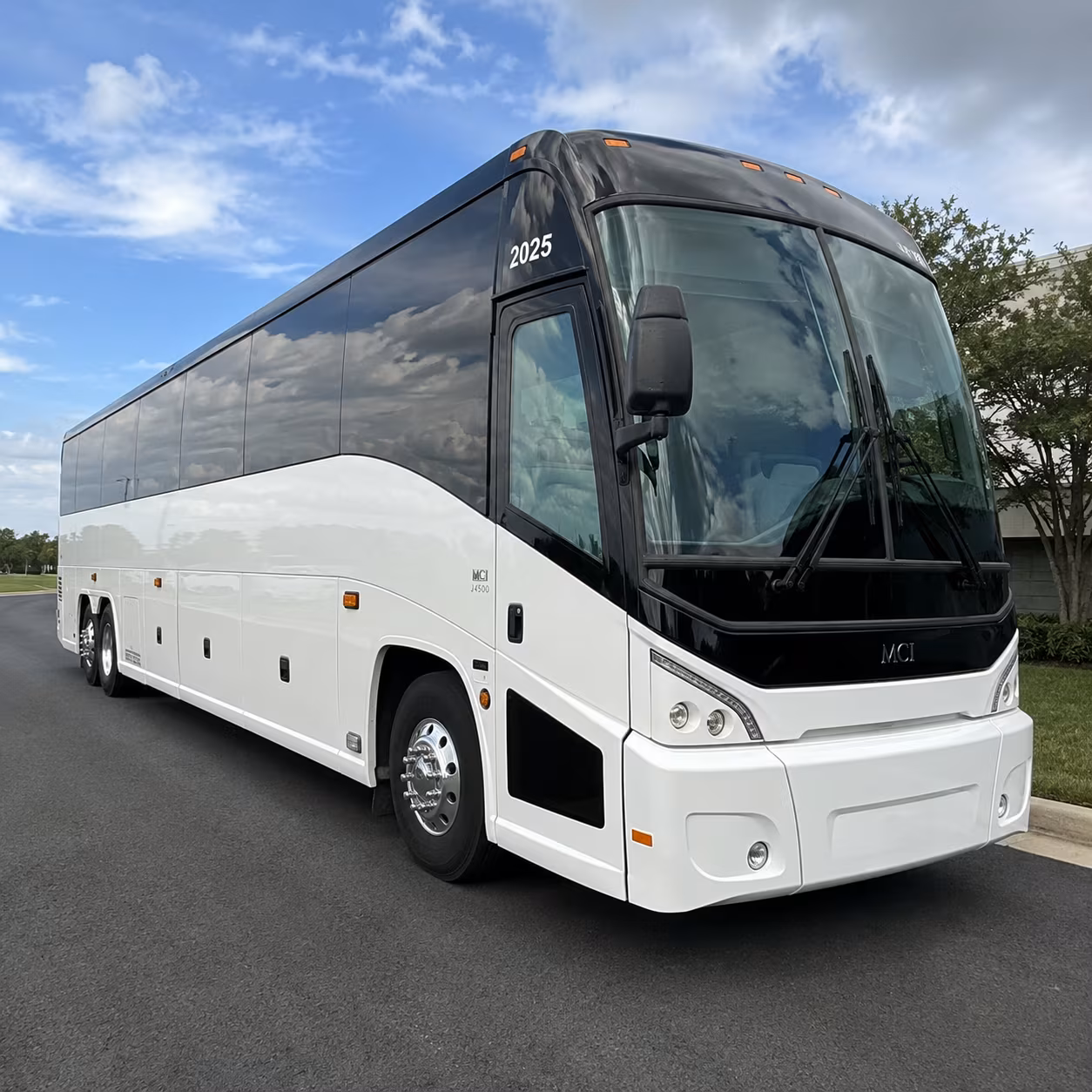 game day buses for michigan stadium and wolverines events